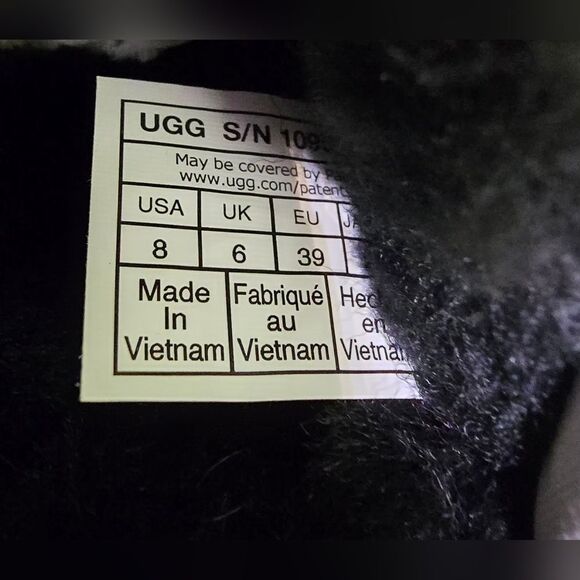 NWT UGG Black Fluffy Slides 8 - Picture 3 of 7